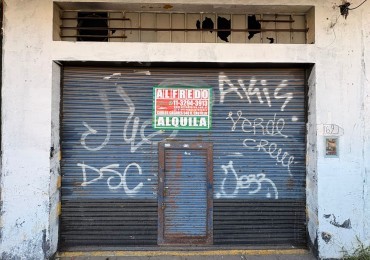 Local comercial en alquiler sobre Avenida Carlos Casares - Rafael Castillo